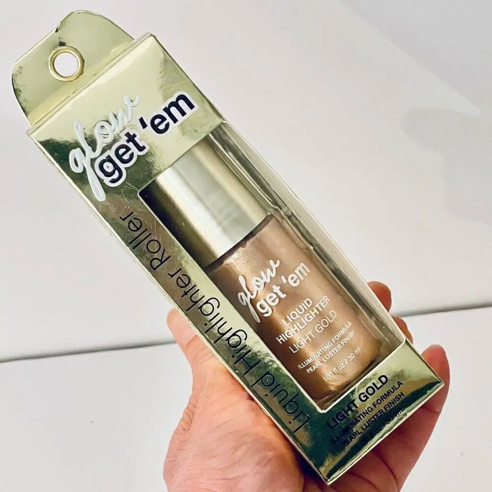 NWT glow get’em liquid highlighter roller Light Gold for a Radiant Healthy Glow